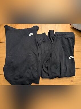 Nike Black Hoodie and Black Joggers Set